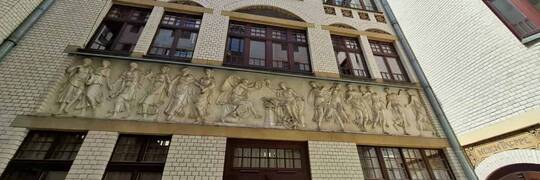 Legenda o Skamieniałych Tancerkach. Tajemnicza płaskorzeźba przy ul. Szewskiej we Wrocławiu