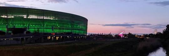 Kings of Leon we Wrocławiu. Jak dojechać na stadion? Czy są jeszcze bilety? [CENY, TRASY MPK]