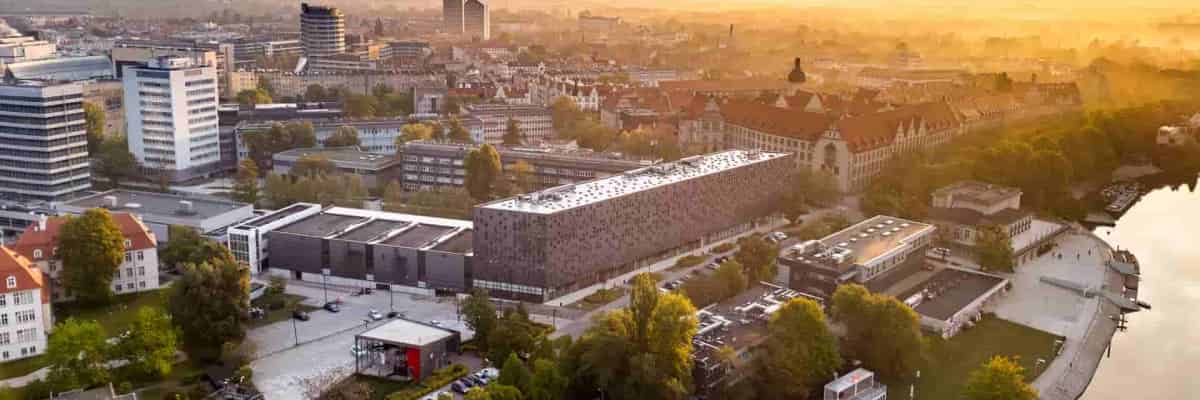 Politechnika Wrocławska zmienia się na naszych oczach. Ponad 1,3 mld zł na uczelnię przyszłości