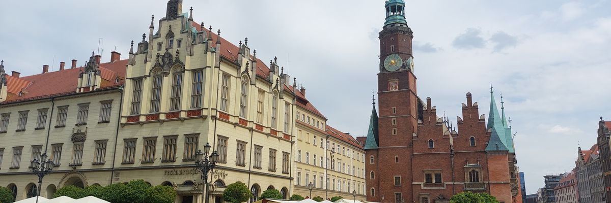 Wrocław: Pracownicy DPS-ów protestowali w ratuszu. Miasto liczy na pomoc rządu